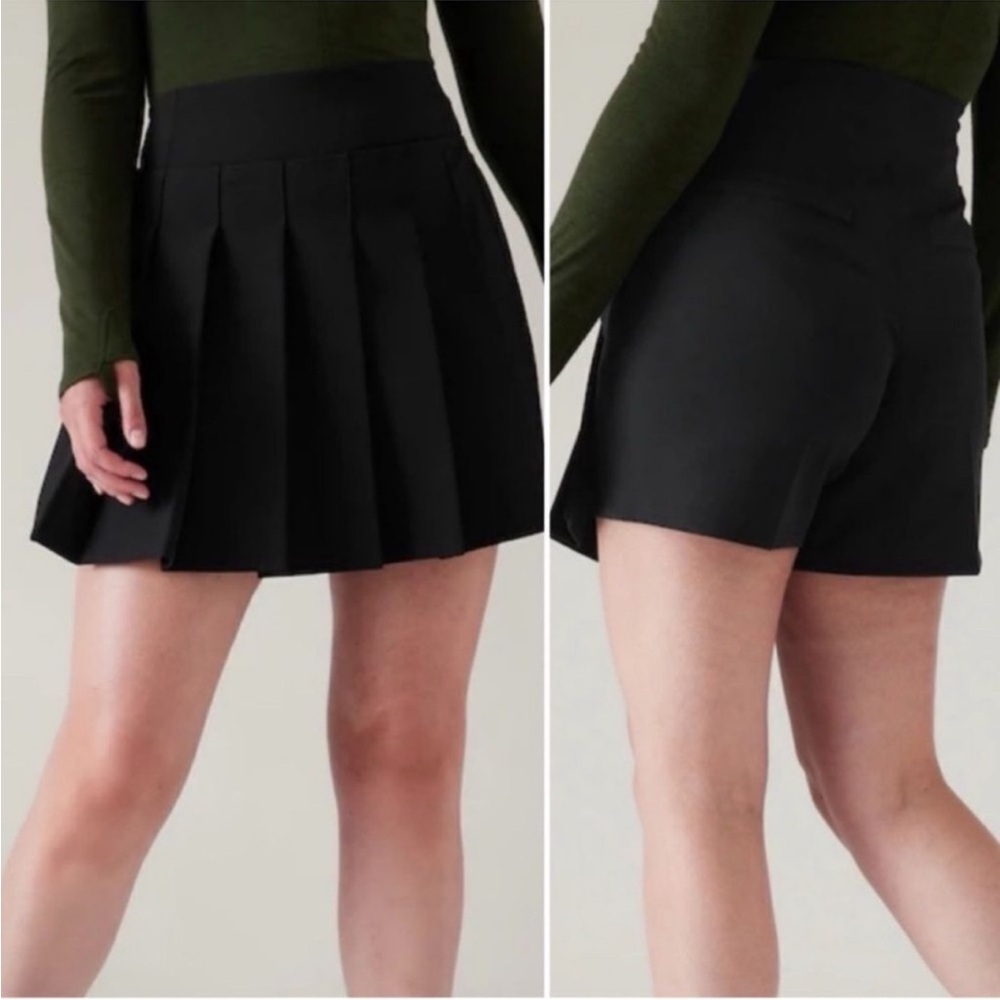 Athleta Endless Pleated Front Black Skort Shorts Stretch Size 4